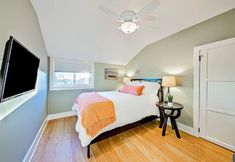 기타 4 1185 Tamarack 4 Bedroom Home by RedAwning