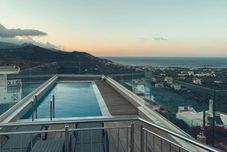 Others King Crimson Luxury Apartments