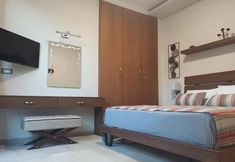 Others 4 King Crimson Luxury Apartments