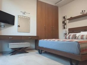 Others 4 King Crimson Luxury Apartments