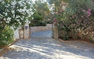 Others 5 Beautiful 2-bed House in Saronida