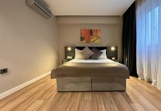 Others 7 The Royals Hotel