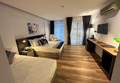 Others 6 The Royals Hotel