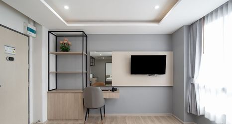 Others 2 The Riski Hotel at Bangphlat Station