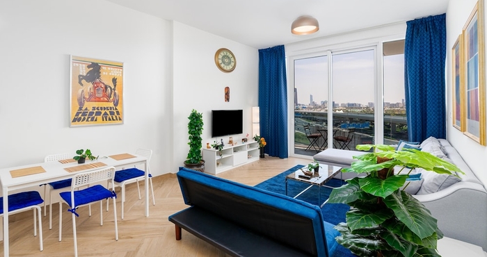 Lain-lain Guests and CoHost - Contemporary 1BR Apartment with Breathtaking Views