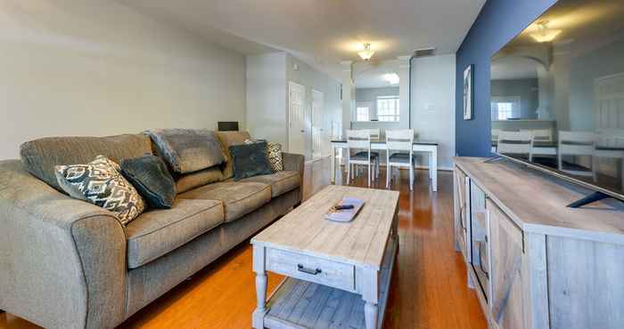 Others Townhome w/ Community Pool: 11 Mi to Dtwn Raleigh!