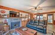 Lainnya 3 Pollock Pines Cabin Retreat w/ Hot Tub + Deck