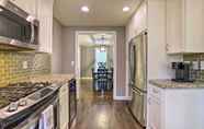 Others 2 Atlanta Vacation Home 5 Mi to Downtown!