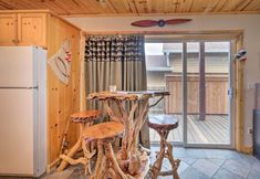 その他 4 Rockaway Beach Hideaway w/ Hot Tub & Fireplace!