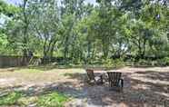 Others 7 Quiet Retreat w/ Fire Pit ~ 4 Miles to Pensacola!