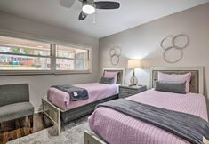 อื่นๆ 7 Atlanta Retreat w/ Deck in Greenbriar Area!