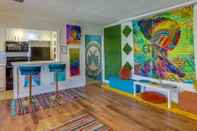 Others Colorful Atlanta Vacation Rental - Walk to Dtwn!