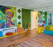 Others 6 Colorful Atlanta Vacation Rental - Walk to Dtwn!