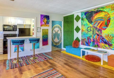 Others Colorful Atlanta Vacation Rental - Walk to Dtwn!
