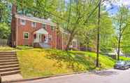 Others 2 Takoma Park Apt w/ Wood Fire Pit < 8 Mi to DC