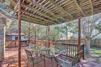 Lain-lain San Antonio Abode w/ Spacious Backyard & Deck