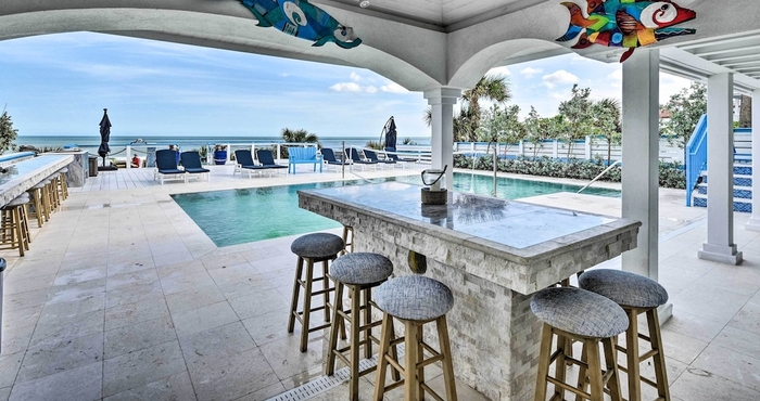 Others Lavish Beachfront House w/ Outdoor Kitchen!