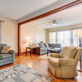 Primary image12 Mi to Peace Bridge: Victorian-style Apartment,University at Buffalo - Downtown Campus飯店