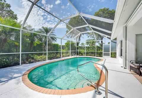 Others Chic Naples Home w/ Lanai in Golf Community!