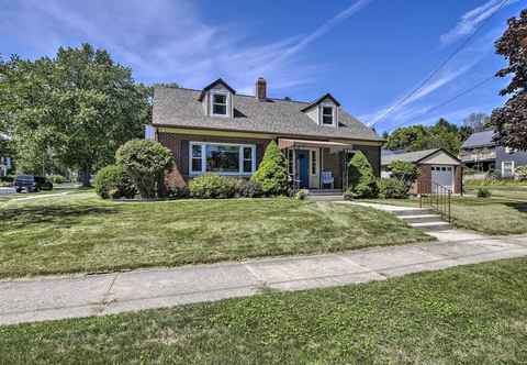 Others Cozy Manitowoc House - 1 Block to Lake Michigan!