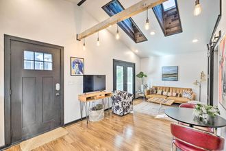 Others 4 Modern Louisville Apartment w/ Furnished Deck