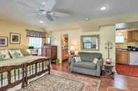 Others Studio in College Station w/ Expansive Deck!