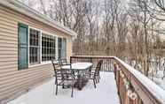 Others 3 Wooded Home: Deck & Gas Grill, 1/2 Mi to Lake