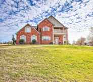 Others 2 Spacious Oklahoma Country Estate on 2 Acres!