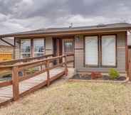 Others 6 Cozy Oklahoma City Home w/ Deck & Gas Grill!