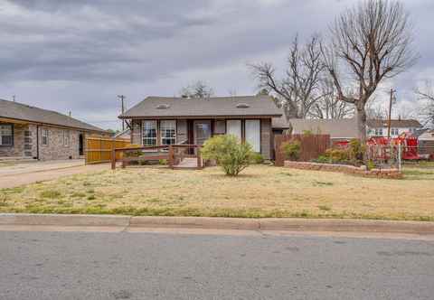 Others Cozy Oklahoma City Home w/ Deck & Gas Grill!