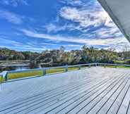 Others 3 'brookside' Waterfront Home w/ Kayaks & Deck!