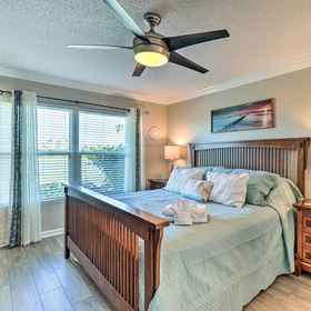 Interior 1 Sunlit St Petersburg Condo w/ Community Pool, Hotel Eckerd College