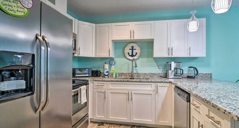 Others 2 Indian Rocks Beach Escape - Walk to Ocean!