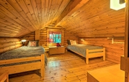 Others 7 Cozy Truckee Cabin w/ Sauna: 11 Mi to Sugar Bowl!