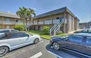 Others 6 'the Palms' Cocoa Beach Condo: Walk to Beach!