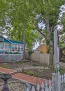 ภาพหลัก Bright & Colorful East Hampton Home w/ Patio!