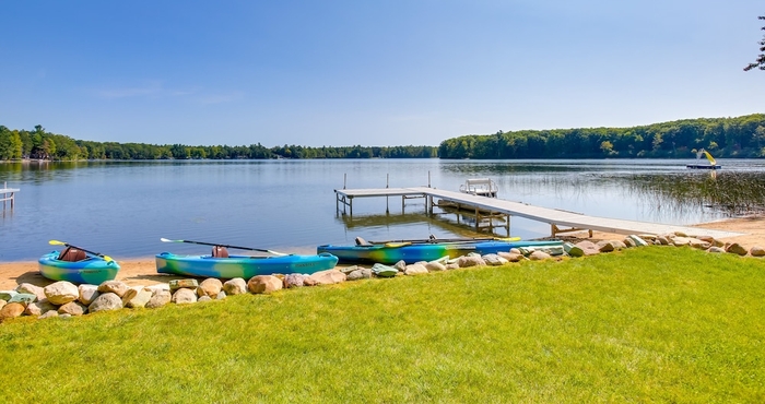 Others Interlochen Lakehouse w/ Deck, Fire Pit, & Dock!