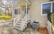 Khác 5 Charming Seekonk Home w/ Pool Access!