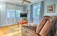 อื่นๆ 3 Charming Seekonk Home w/ Pool Access!