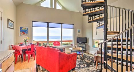 Others 2 Oceanfront Cottage W/deck & Secluded Beach Access!