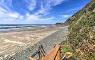 Others 2 Oceanfront Cottage W/deck & Secluded Beach Access!