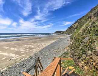 Others 2 Oceanfront Cottage W/deck & Secluded Beach Access!