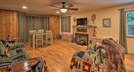 Others 2 Packwood Getaway w/ Game Room, Grill & Patio