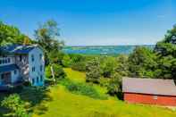 Lainnya Spectacular Views w/ Deck, Fire Pit, & Game Room!