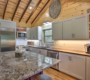 Others 3 Expansive Luxury Cabin: Game Room, Fire Pit, Deck!