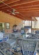 Imej utama Expansive Luxury Cabin: Game Room, Fire Pit, Deck!