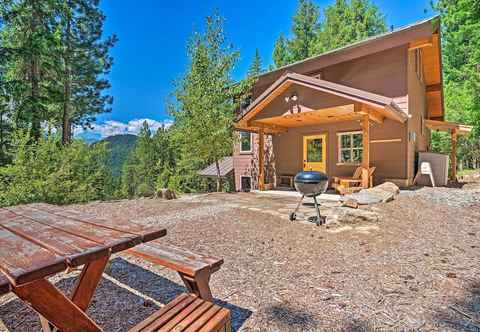 Others Secluded Leavenworth Cabin w/ Mtn Views & Fire Pit