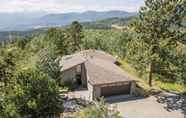 Others 2 Airy Forest Escape w/ Mountain Views + Hot Tub!
