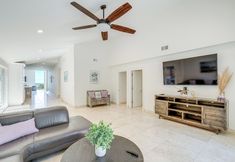 Others 2 Pool & Coastline Views: Luxe La Jolla Home