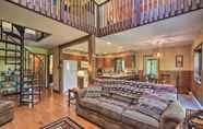 Khác 7 Charming Lake Placid Chalet w/ Deck & Forest Views